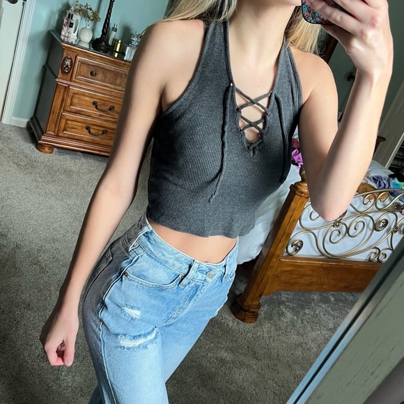 Kendall & Kylie Grey Strappy Halter Crop Top Size XS - Picture 2 of 9